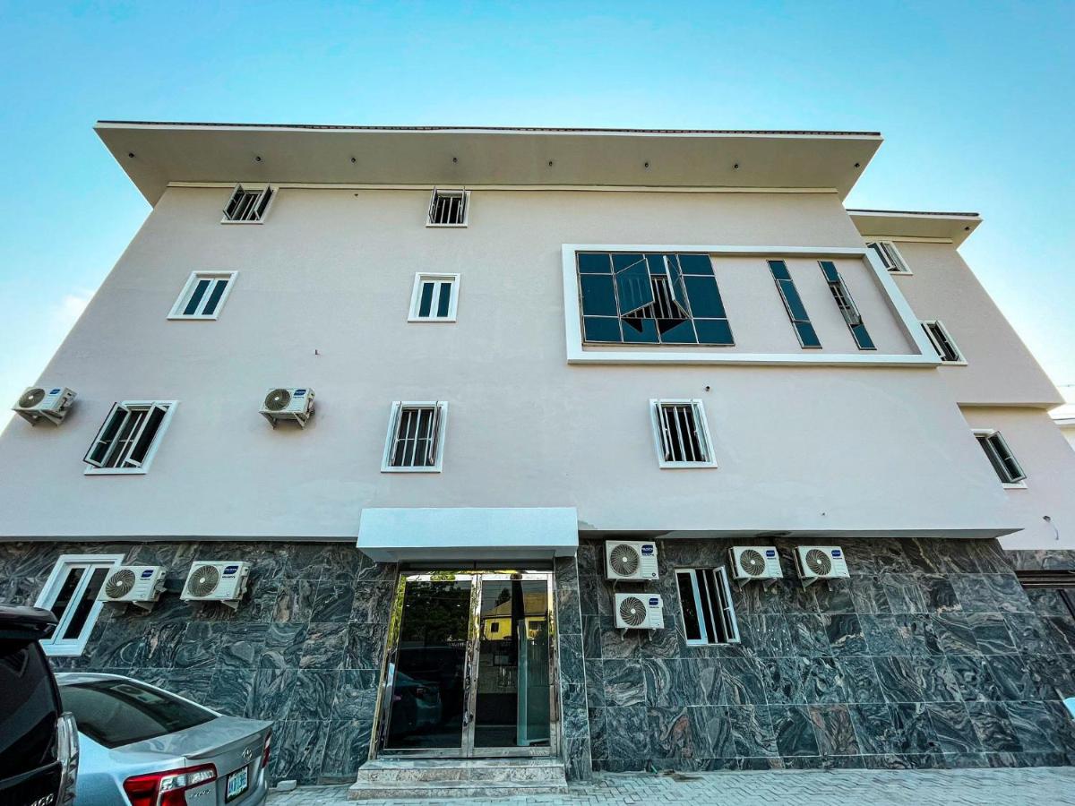 Suitetrails - Residency Hotel Lekki Phase 1