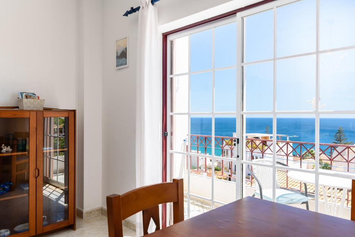 Top Floor Ocean View Apartment – Near Beach Luz - Housity