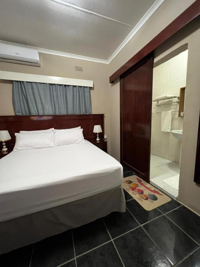 Suitetrails - Palm Inn Boutique guest house