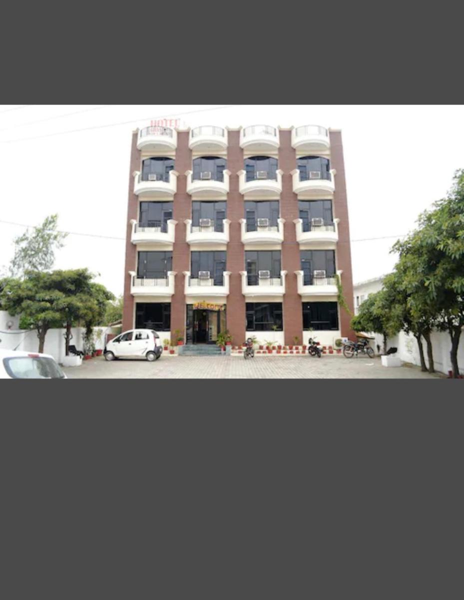Hotel Grand Plaza - Housity
