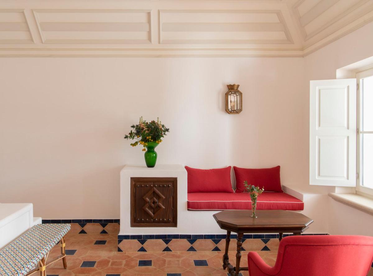 Uma área de estar em Vermelho Melides - Relais & Châteaux