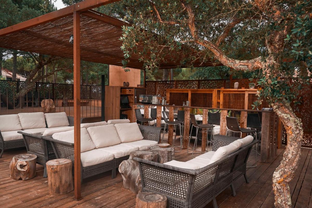 Uma área de estar em Sublime Comporta Country Retreat & SPA