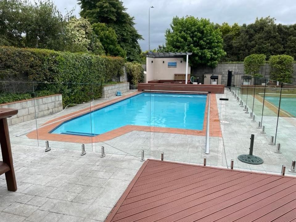 Summer Retreat - Blenheim Holiday Home - Housity