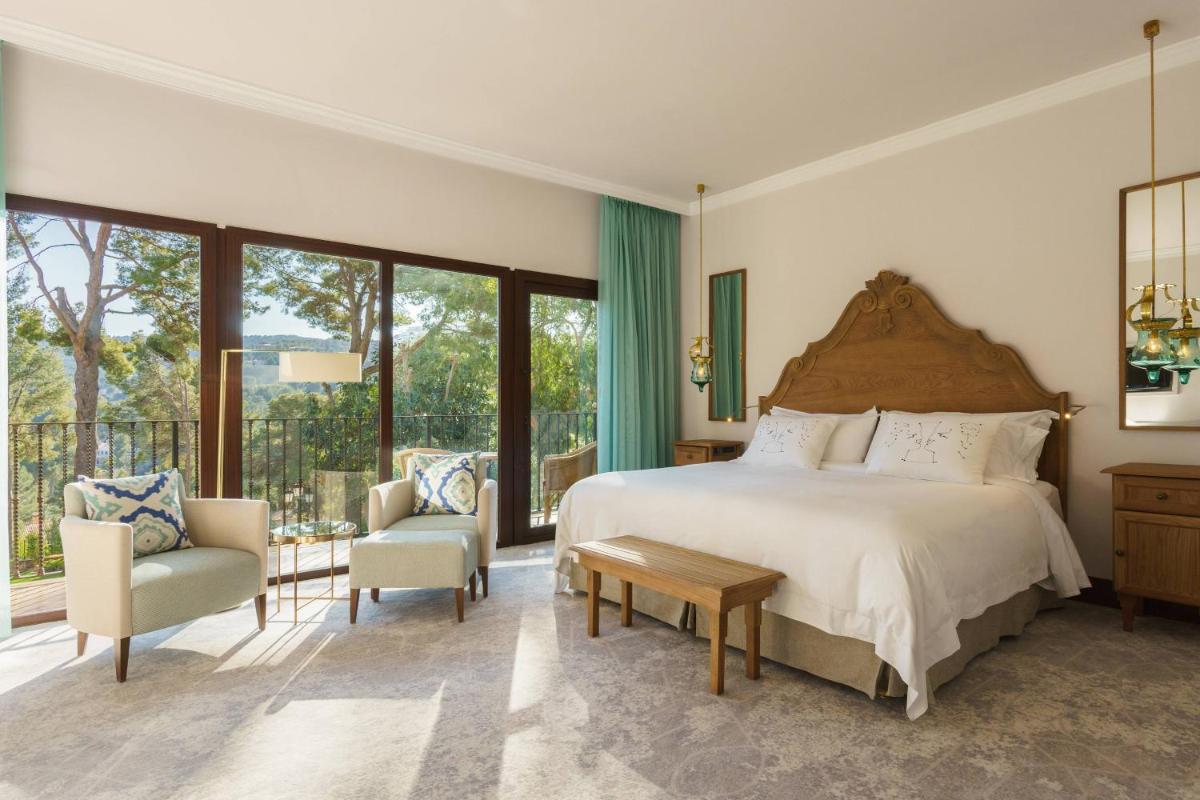 Cama o camas de una habitación en Castillo Hotel Son Vida, a Luxury Collection Hotel, Mallorca