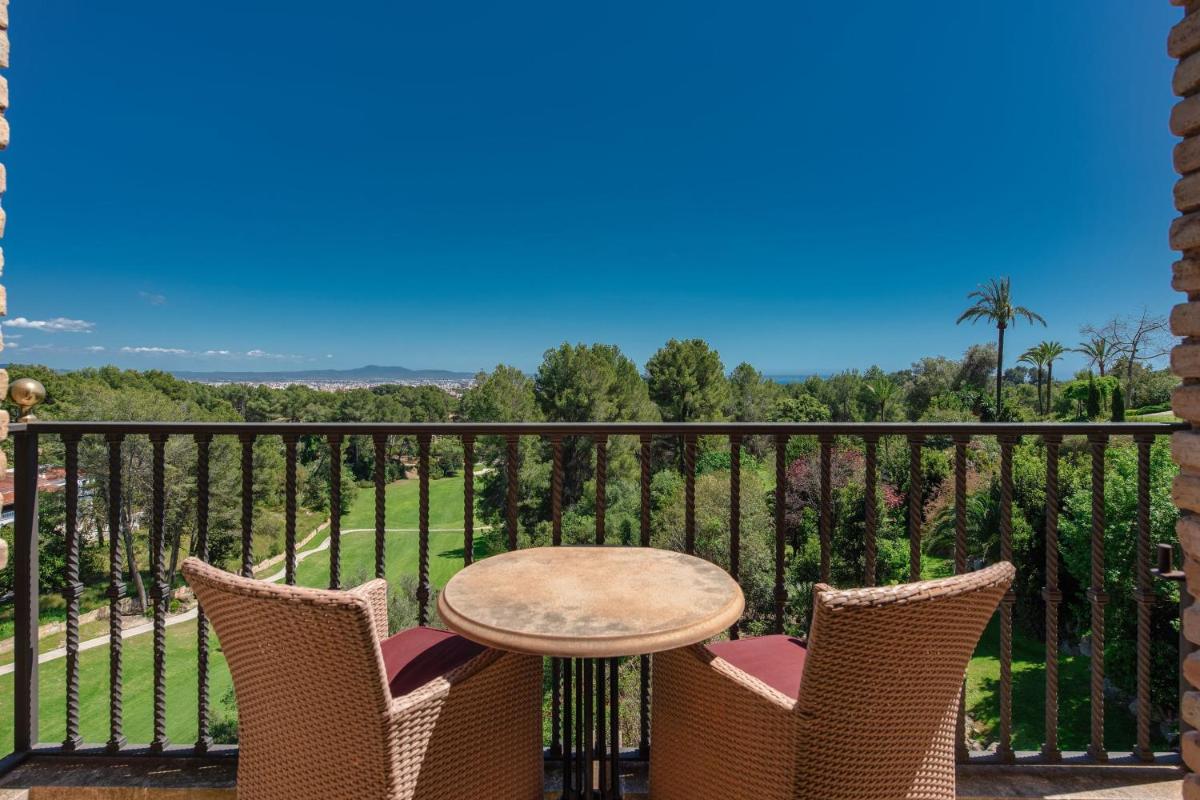 Un balcón o terraza de Castillo Hotel Son Vida, a Luxury Collection Hotel, Mallorca