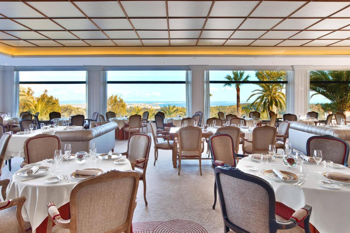Un restaurante o sitio para comer en Castillo Hotel Son Vida, a Luxury Collection Hotel, Mallorca