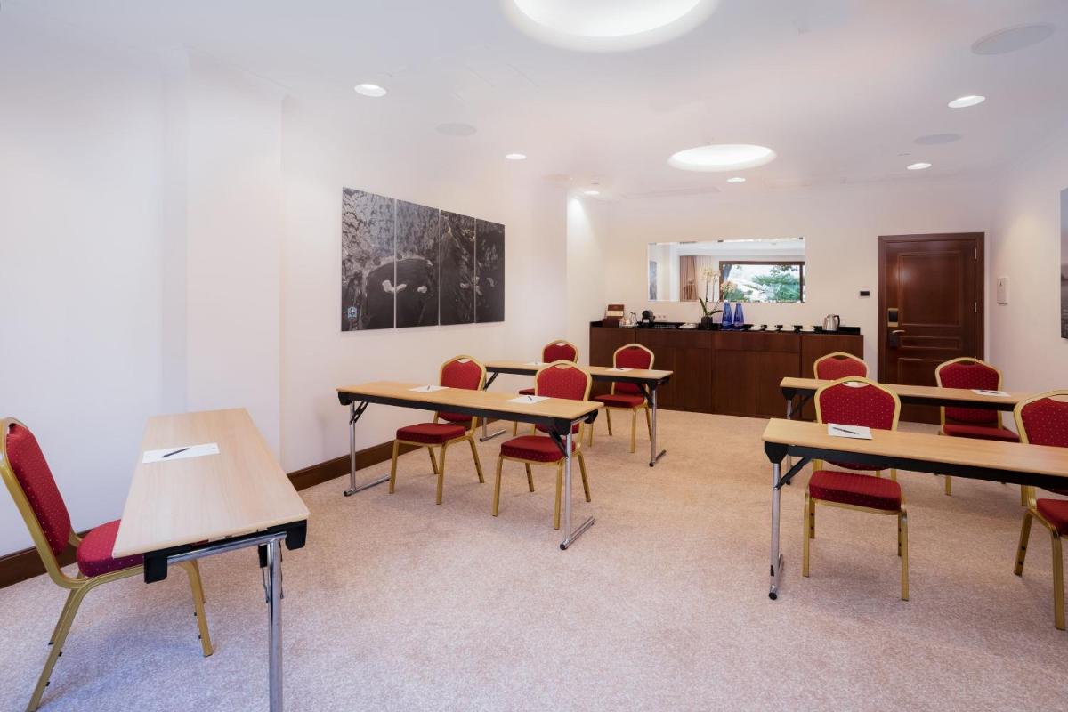 Zona business o sala de conferencias en Castillo Hotel Son Vida, a Luxury Collection Hotel, Mallorca