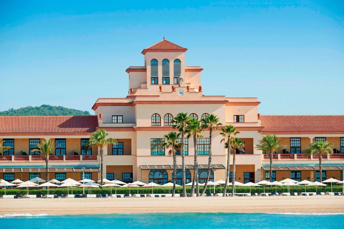 Le Meridien Ra Beach Hotel and Spa - Housity