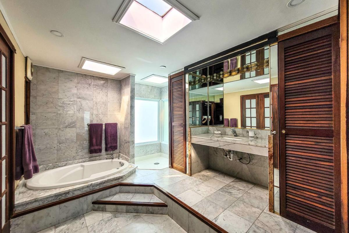 Luxurious San Juan Villa with Pool - Walk to Beach! - Housity