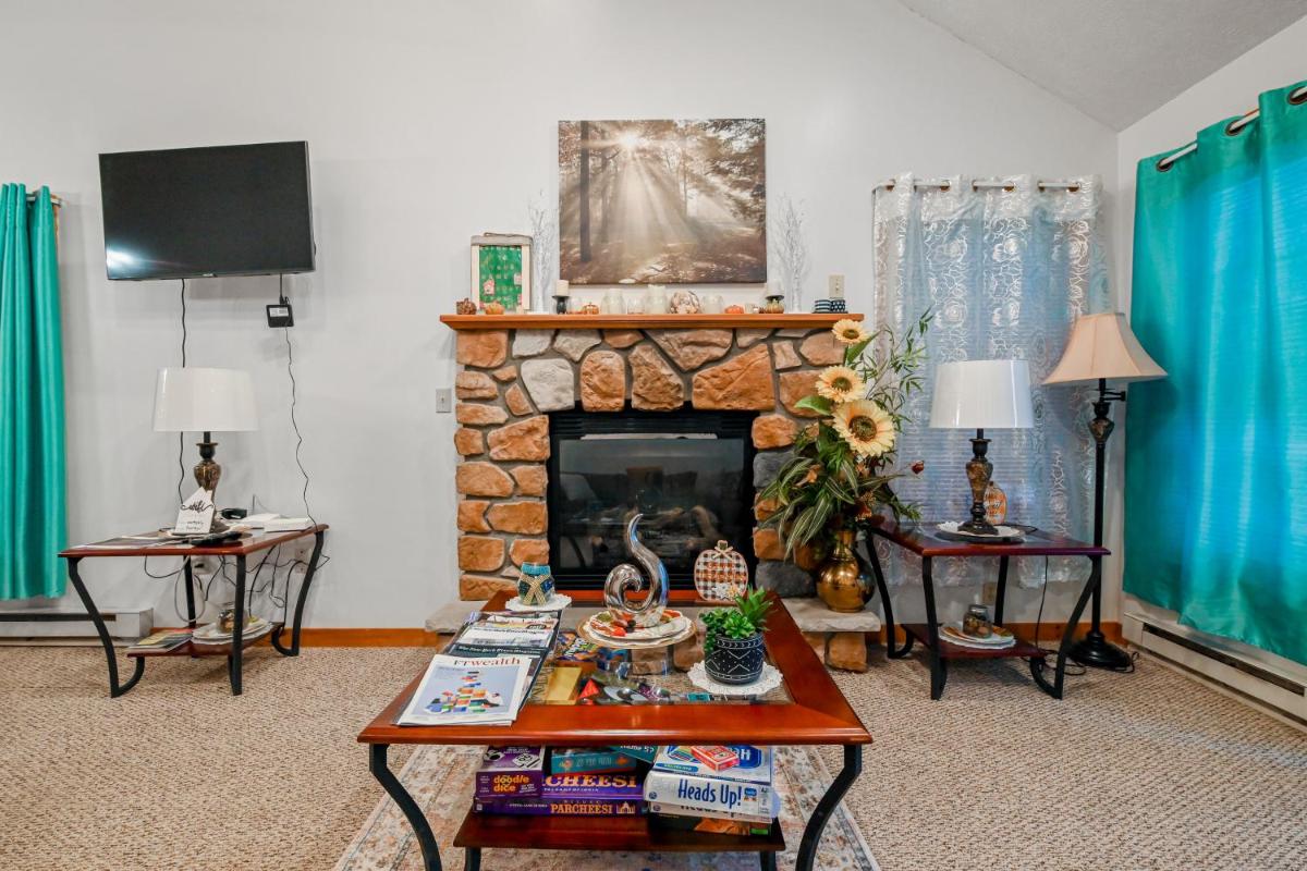 Whispering Pines - Housity