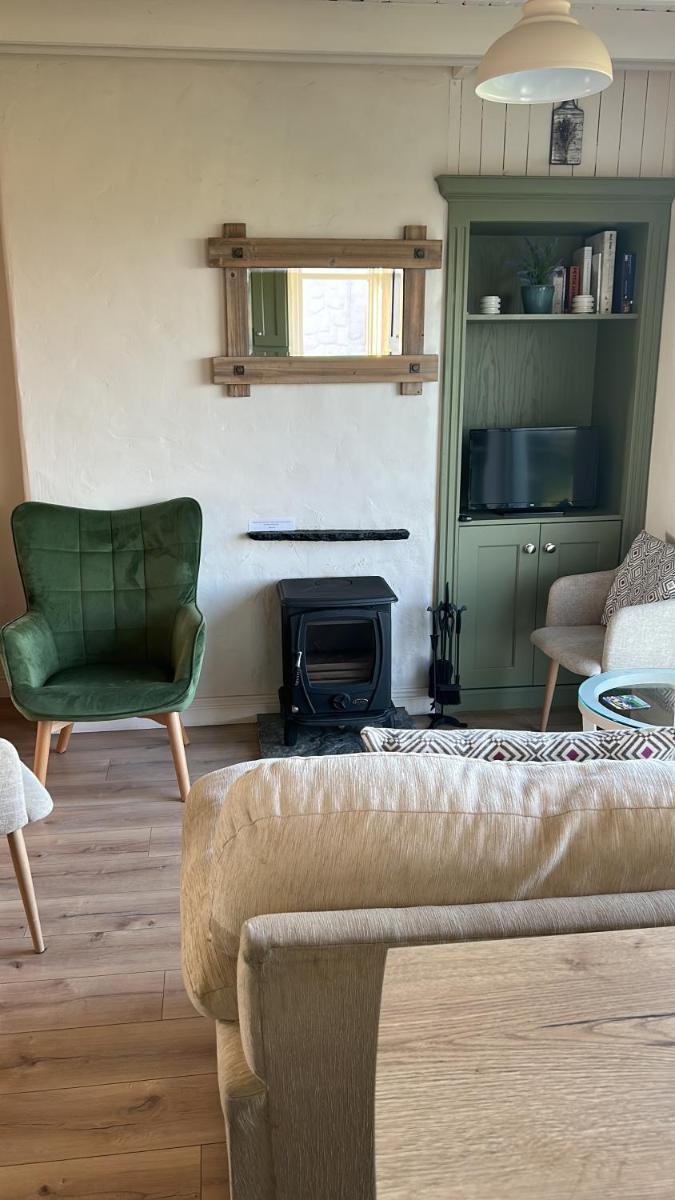 Claureen Cottage - Housity