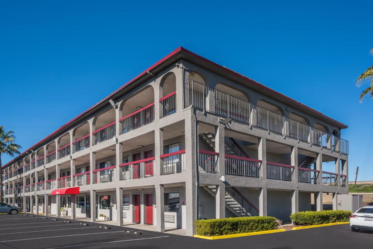 Red Roof Inn Stockton - Housity