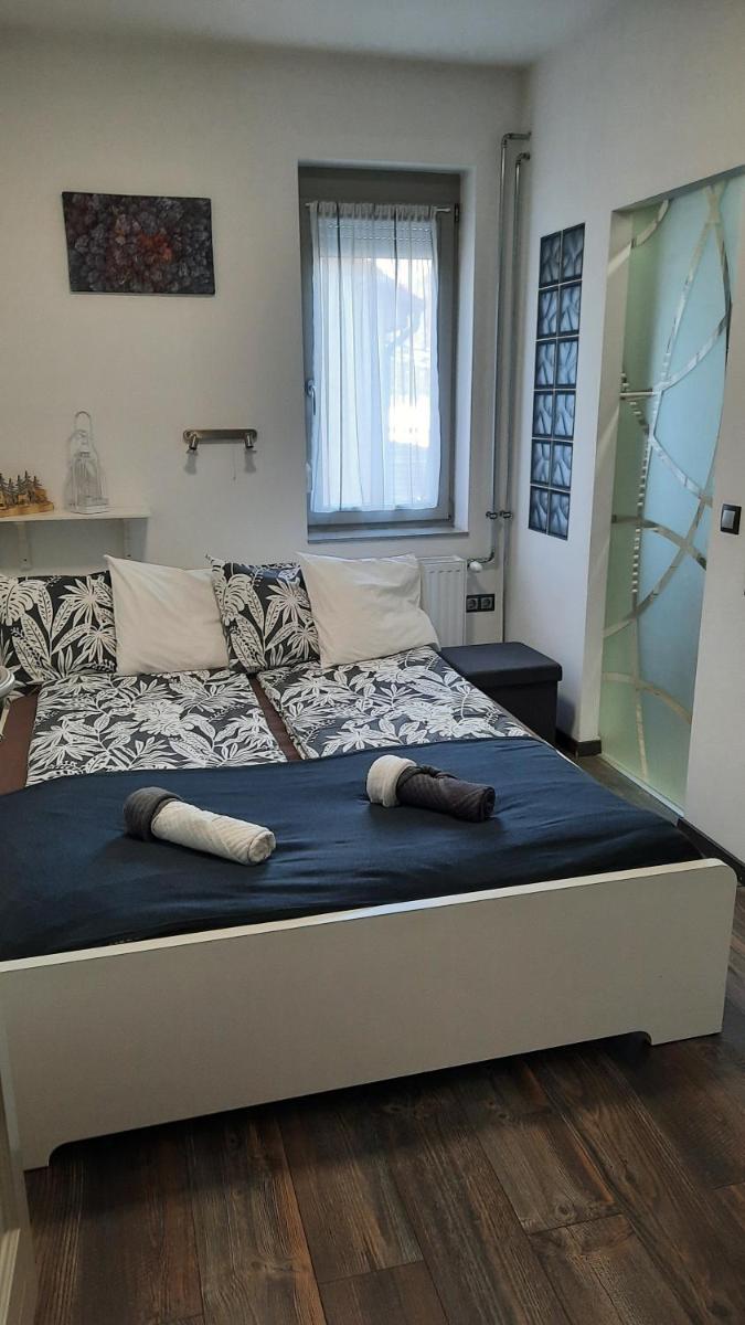 Pete Lajos Design Apartman - Housity