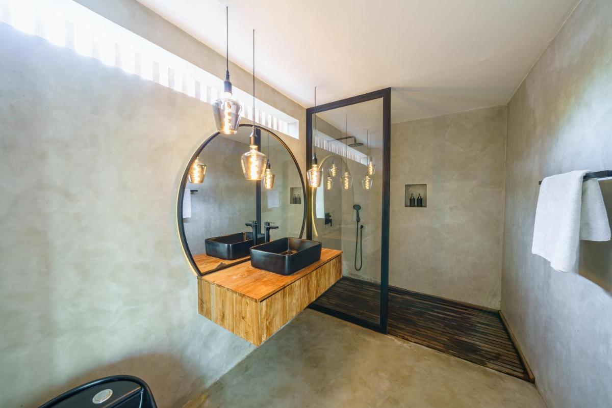 Villa Tala - Stylish 1BR Designer Villa in Pererenan - Housity