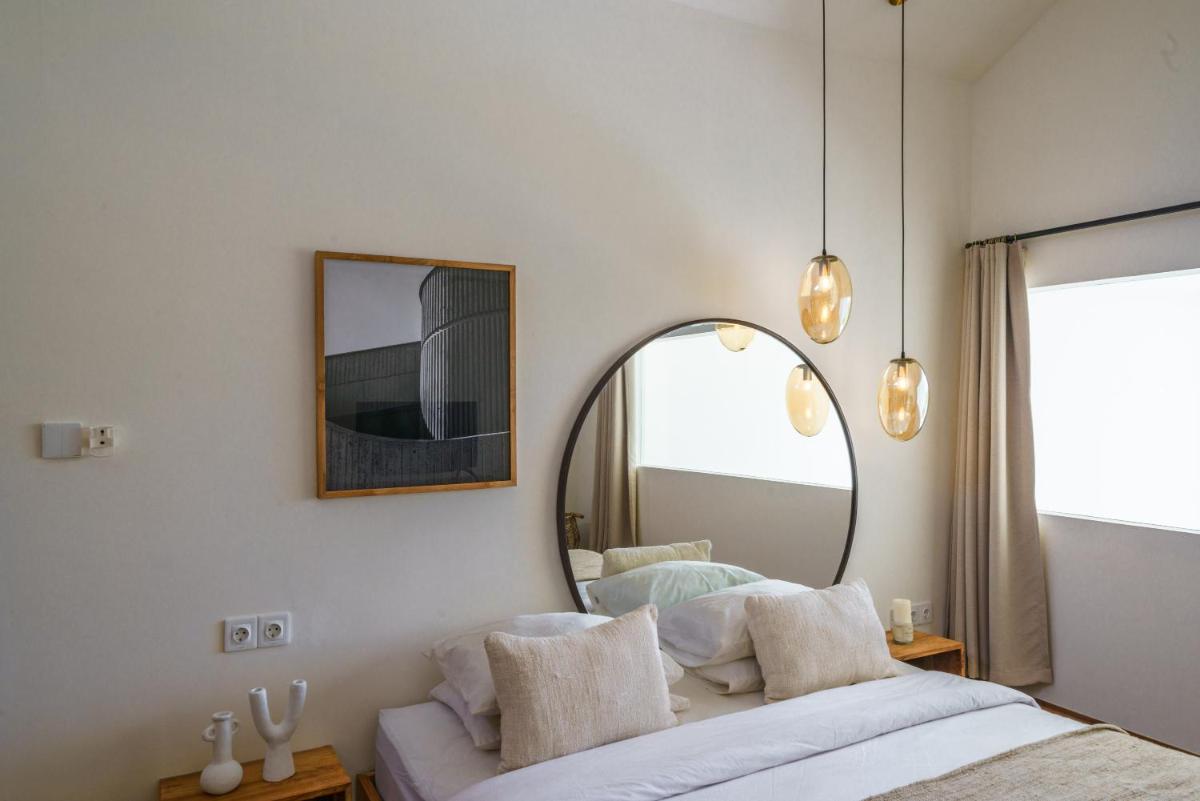 Villa Tala - Stylish 1BR Designer Villa in Pererenan - Housity