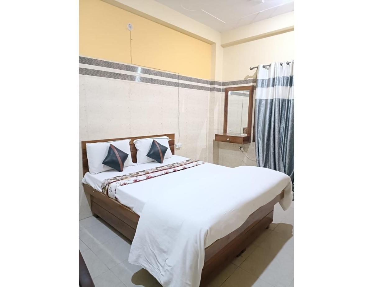 Hotel Kanchan palace, Vrindavan - Housity