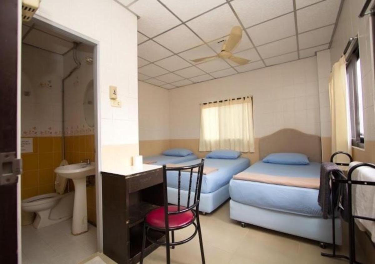 At Home Guest House - Housity