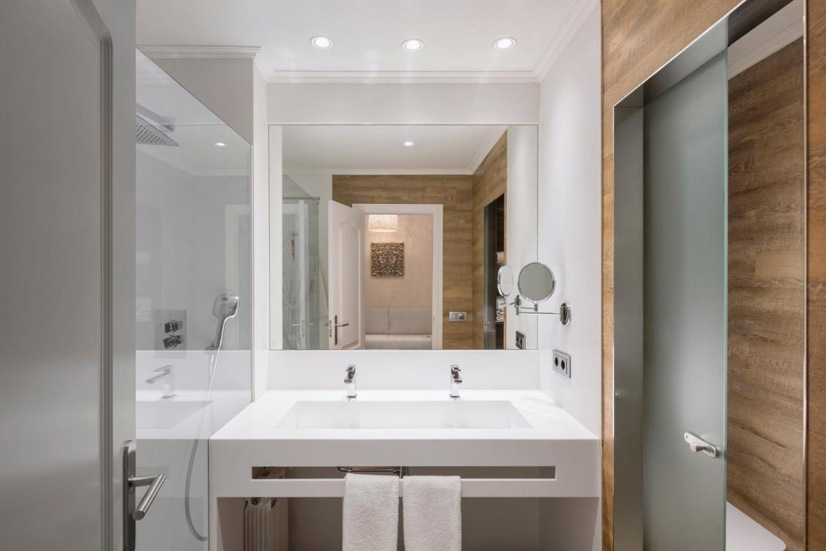 Un baño de Mas Tapiolas