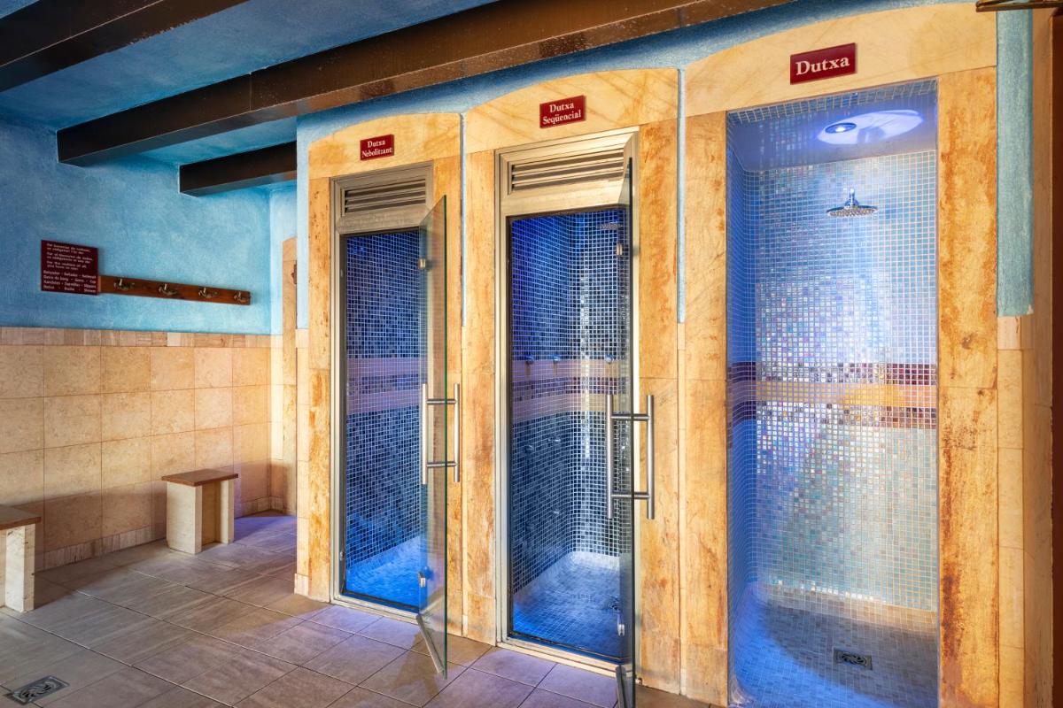 Un baño de Mas Tapiolas
