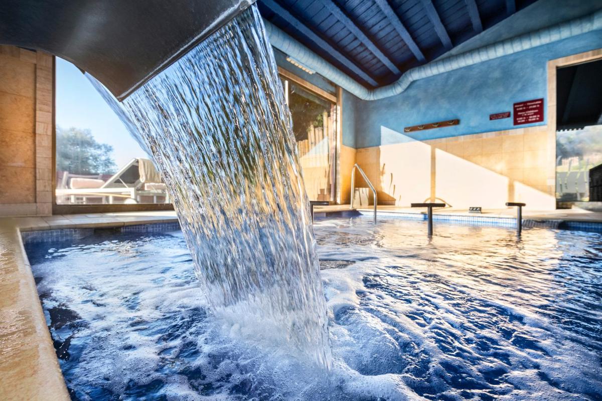 Piscina en o cerca de Mas Tapiolas