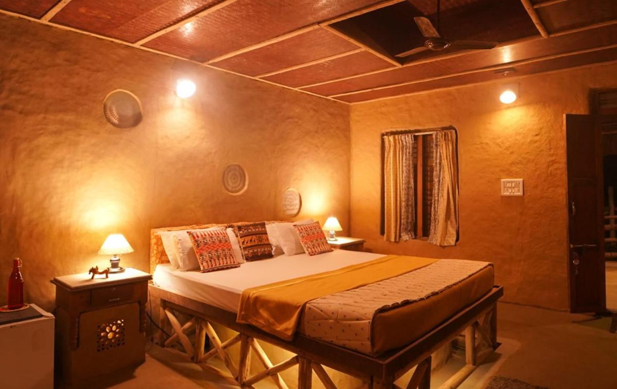 Earthen Pool Villa - Housity