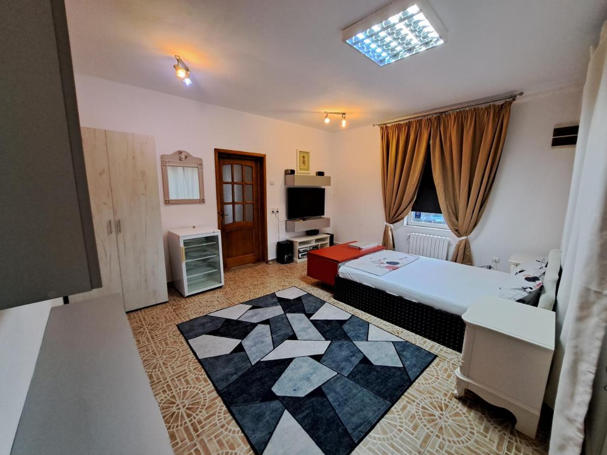 Suitetrails - Apartament in Corbu in casa de vacanta