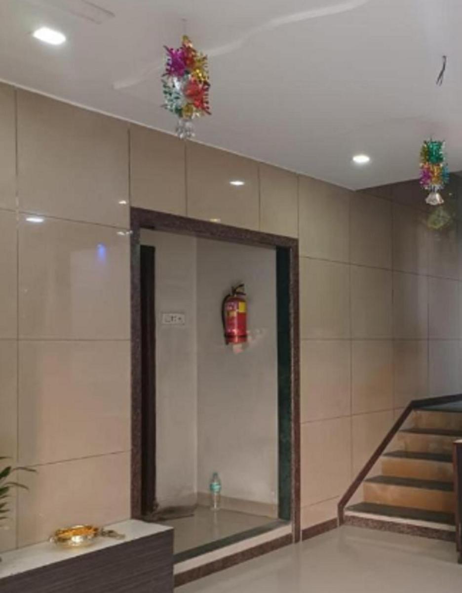 Suitetrails - Priya Guest House By WB Inn