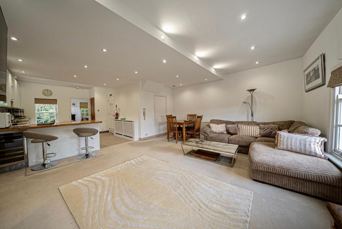 Serviced Apartments Macclesfield - Hizvo