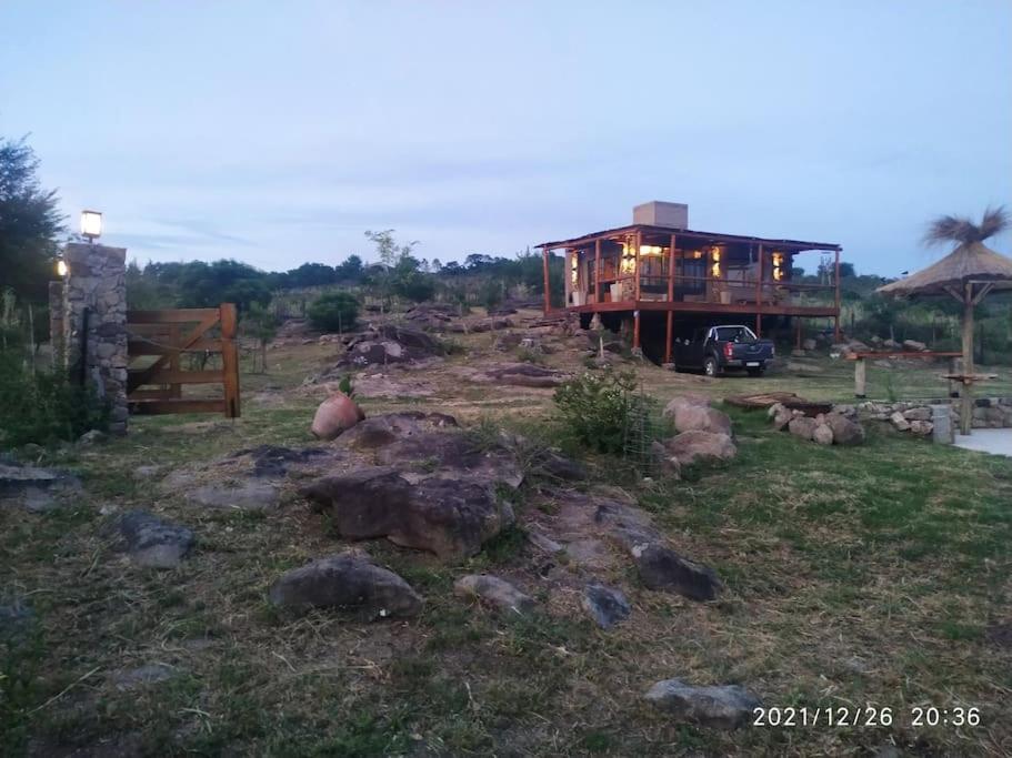Cabaña LA PEDRERA - Pileta y a metros del Rio - Housity