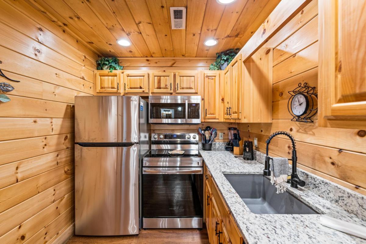 The Sly Fox - Recently Updated/ Ideal PF Location - Housity