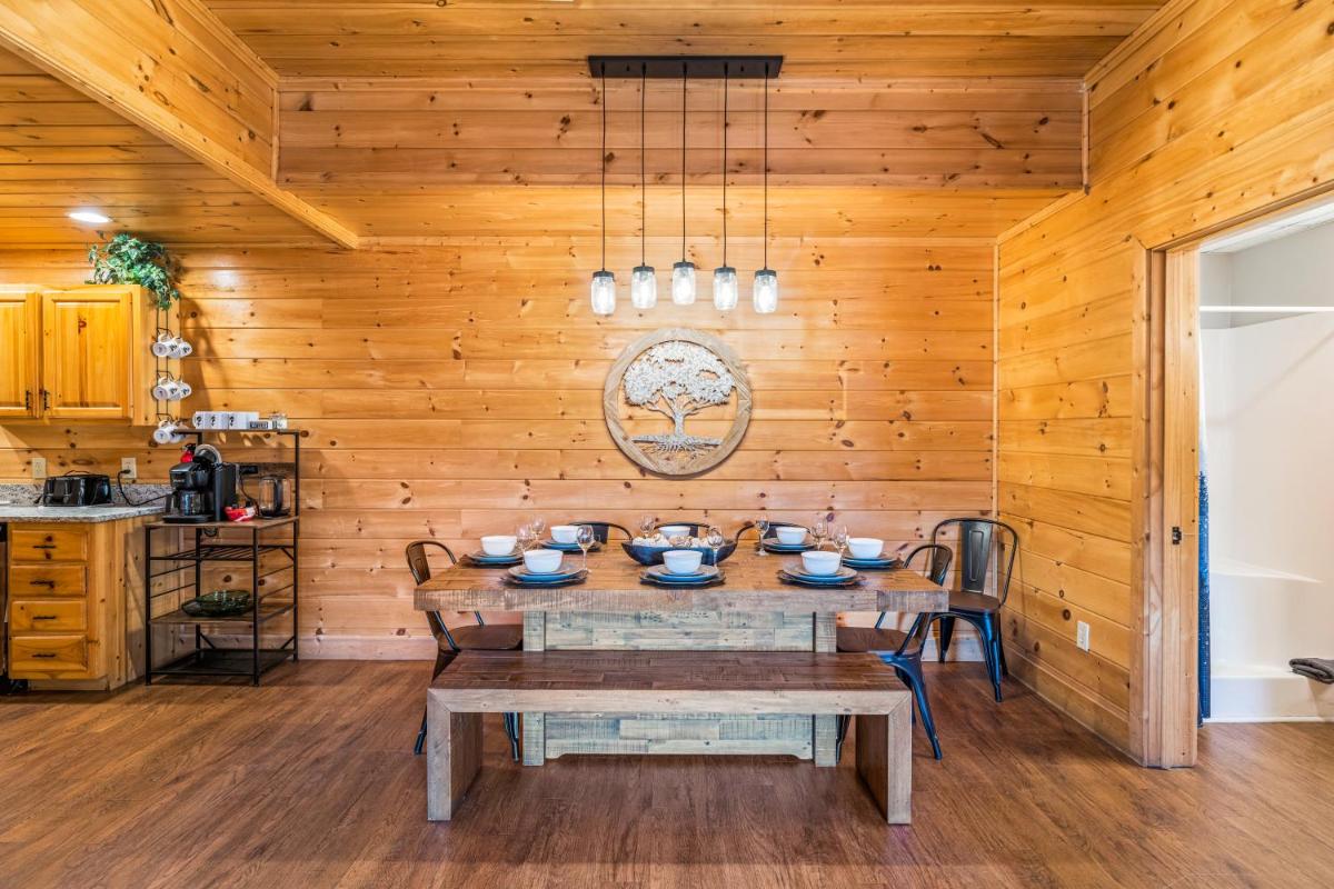 The Sly Fox - Recently Updated/ Ideal PF Location - Housity