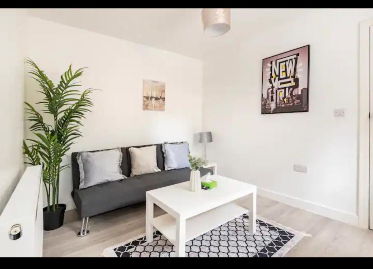 Relaxing Modern Apartment, Sheffield, Free Parking - Housity