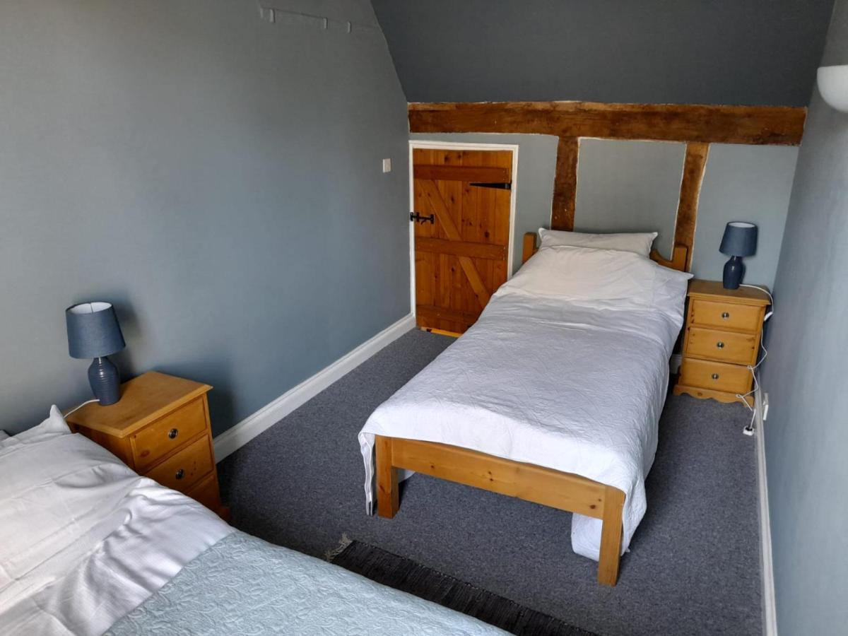 Entire Loddon Apartment - Housity