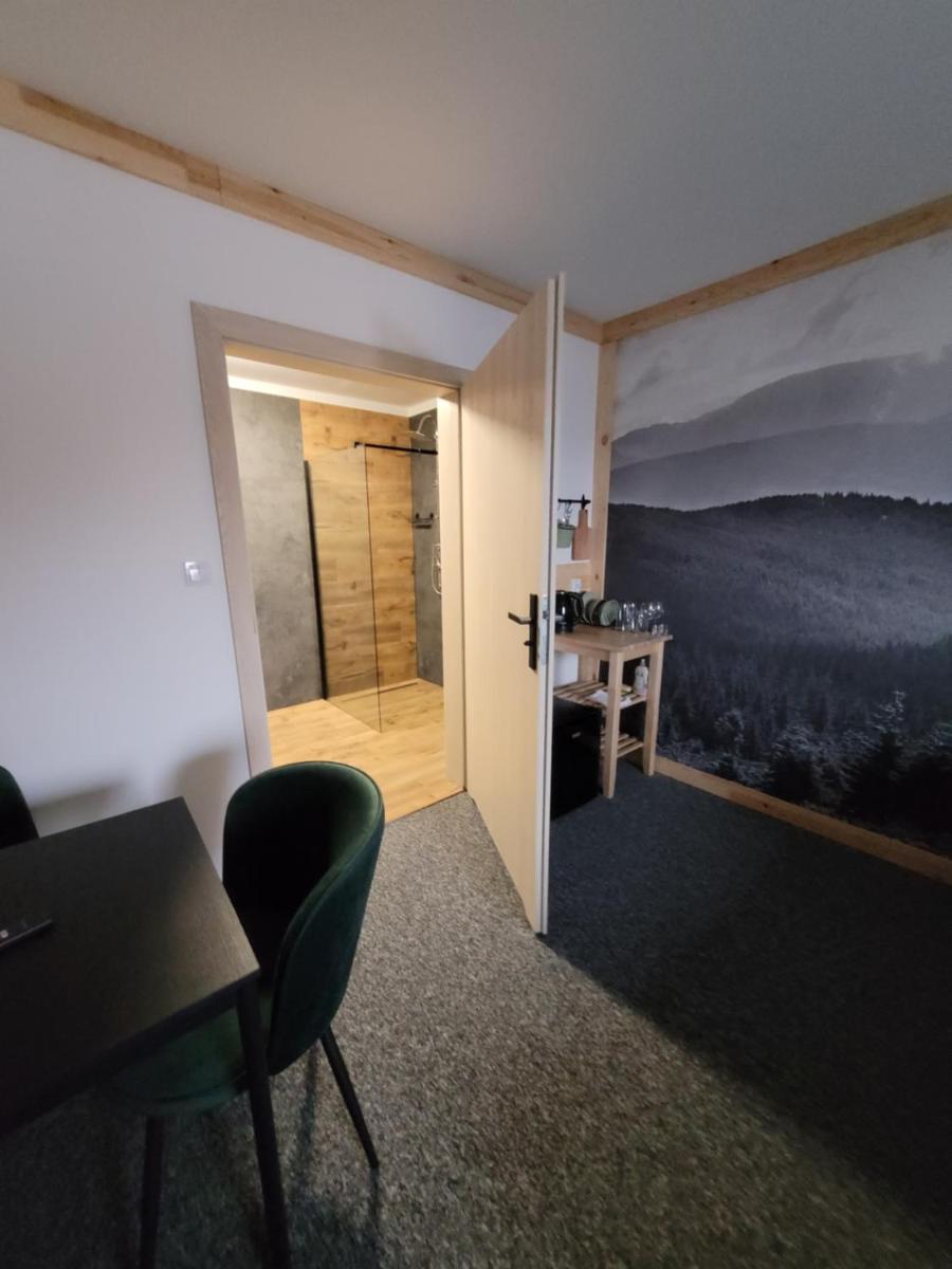 Karolowy pokoje&apartamenty - Housity