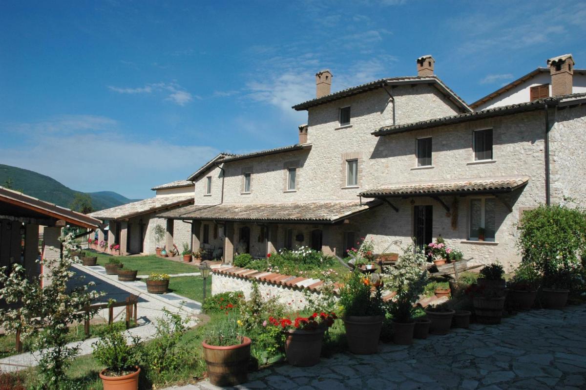 Agriturismo Casale nel Parco dei Monti Sibillini - Housity