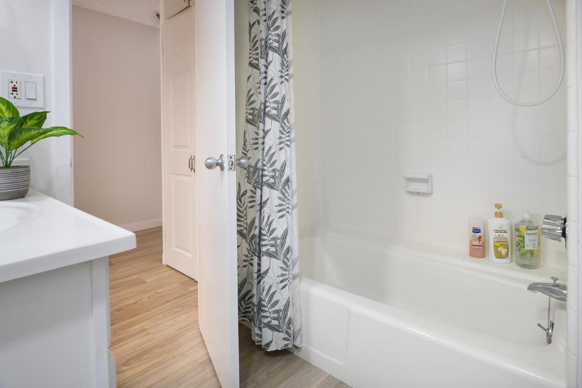 PRIME Location - Waikiki Full Kitchen& Laundry - Hizvo