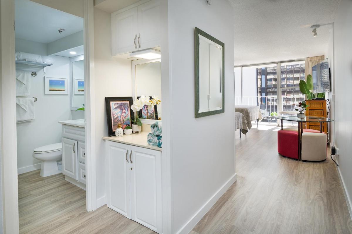 PRIME Location - Waikiki Full Kitchen& Laundry - Hizvo