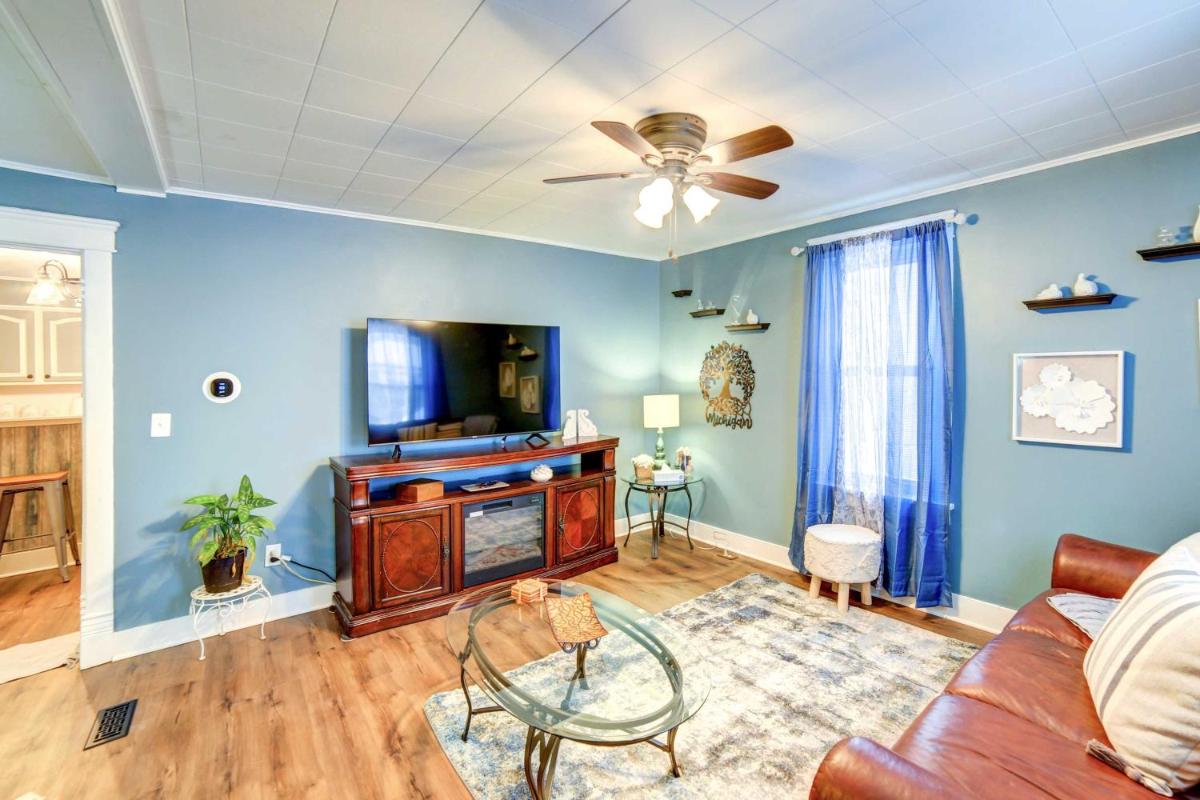 Charming Negaunee Home about 2 Mi to Teal Lake! - Housity