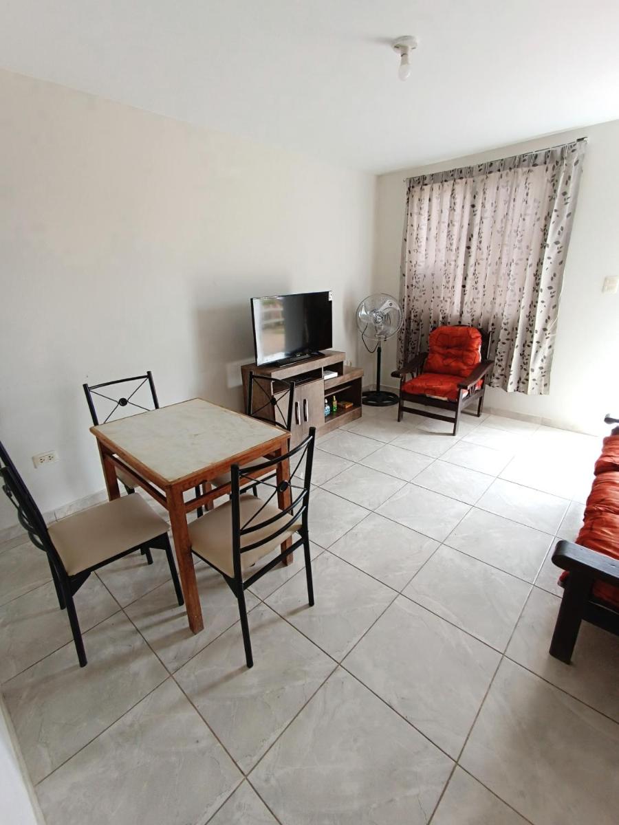 CASA CON COCHERA CERCA A LA PLAYA PlMENTEL - Housity