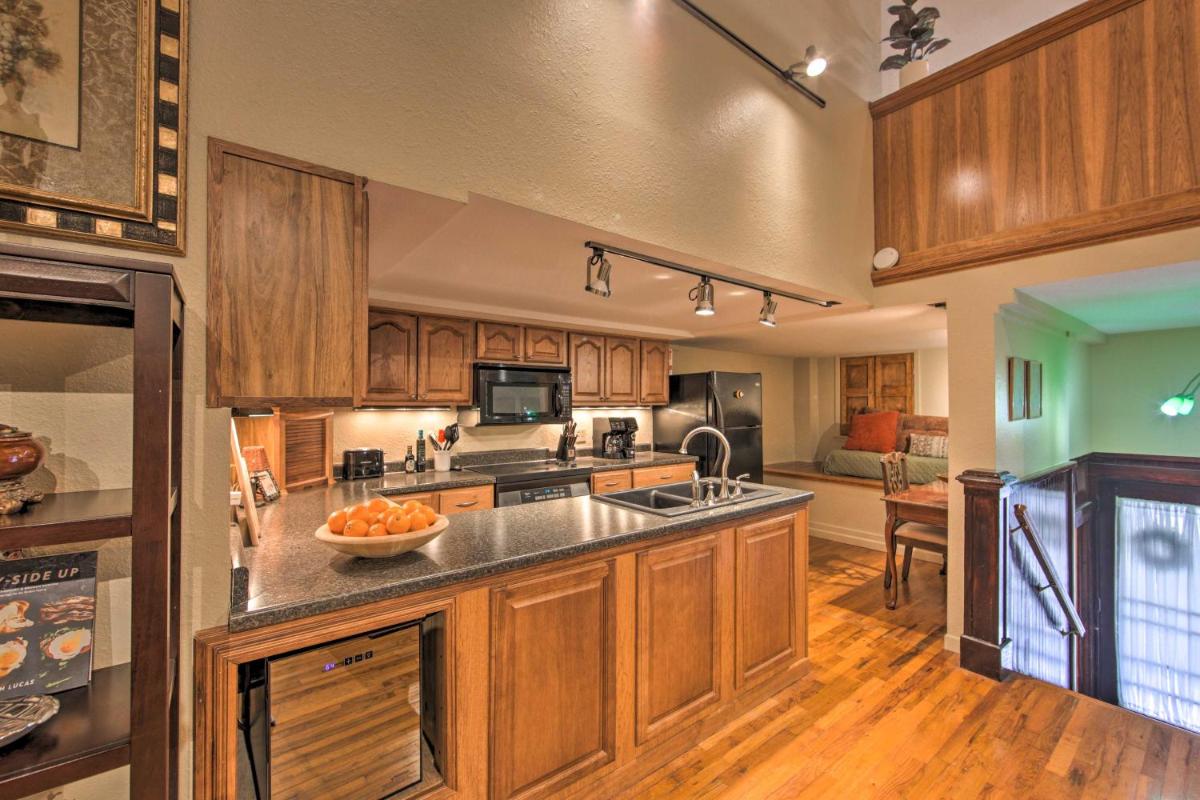 Updated Apartment in Historic Dtwn Marshall! - Housity
