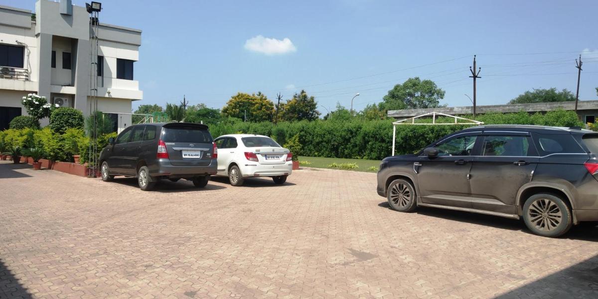 Hotel New Manas - Housity