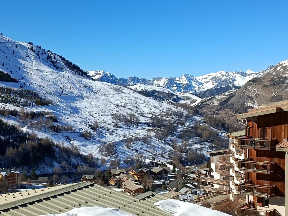 Vue générale sur la montagne ou vue sur la montagne depuis l'hôtel