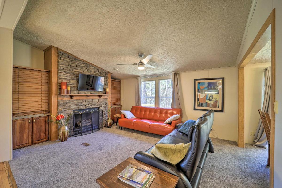 Deck and 2 Fire Pits Riverfront Spruce Pine Rental! - Housity
