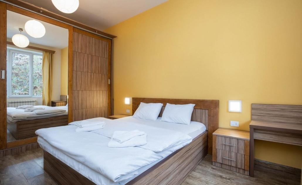 Suitetrails - Stay Inn Apartments on Nalbandyan 7-1