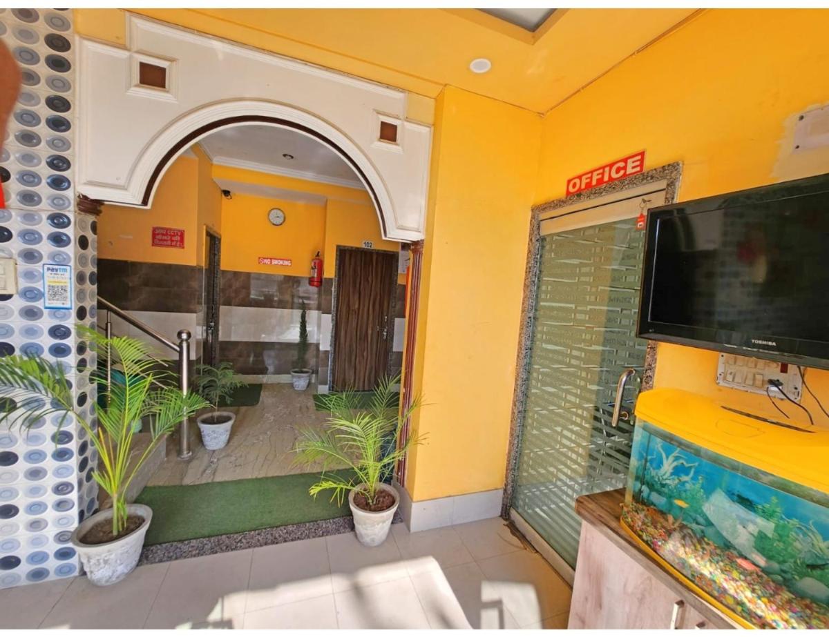 Hotel Kanchan palace, Vrindavan - Housity