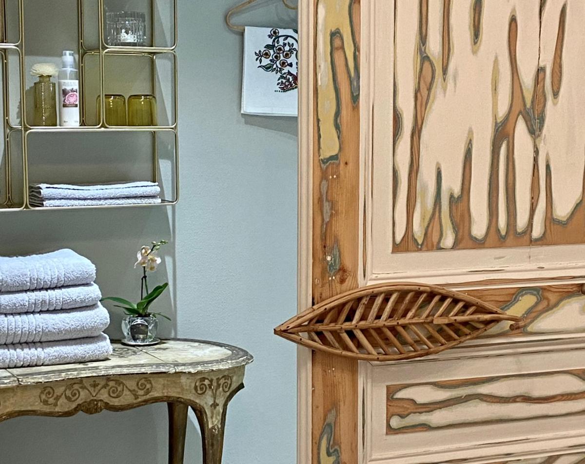 Un palmier à sa fenêtre - Housity