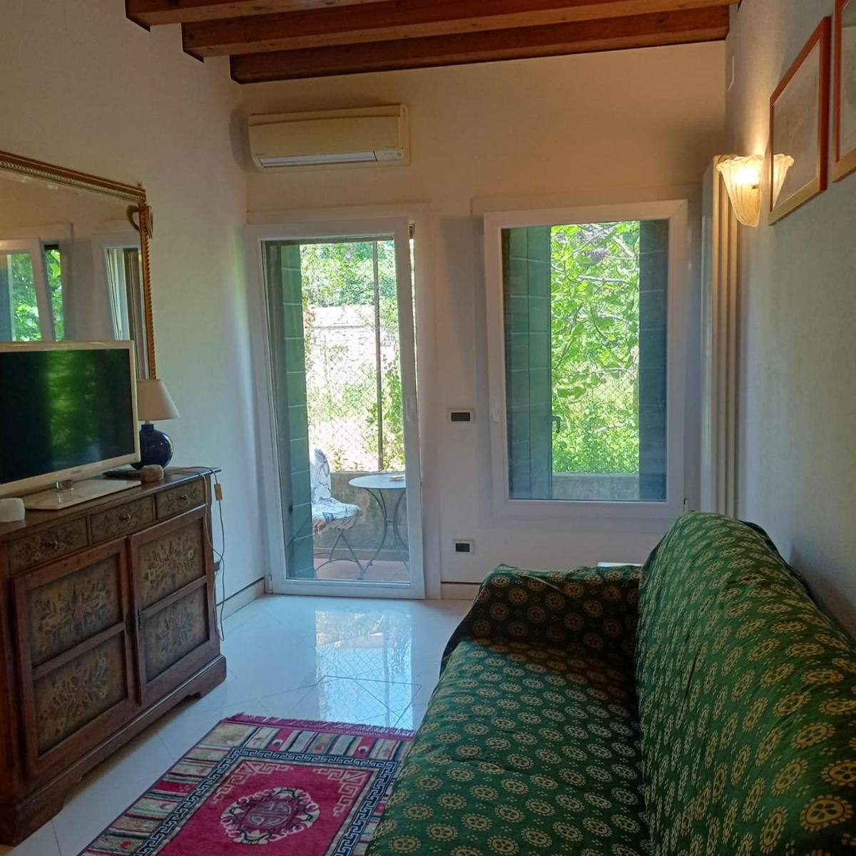 Suitetrails - Beatiful modern flat Venice centre with private lounge green area relax