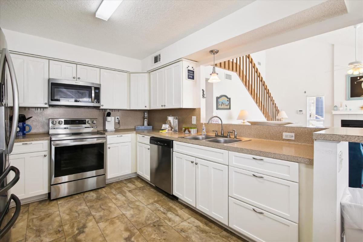 Pelican Path - Housity