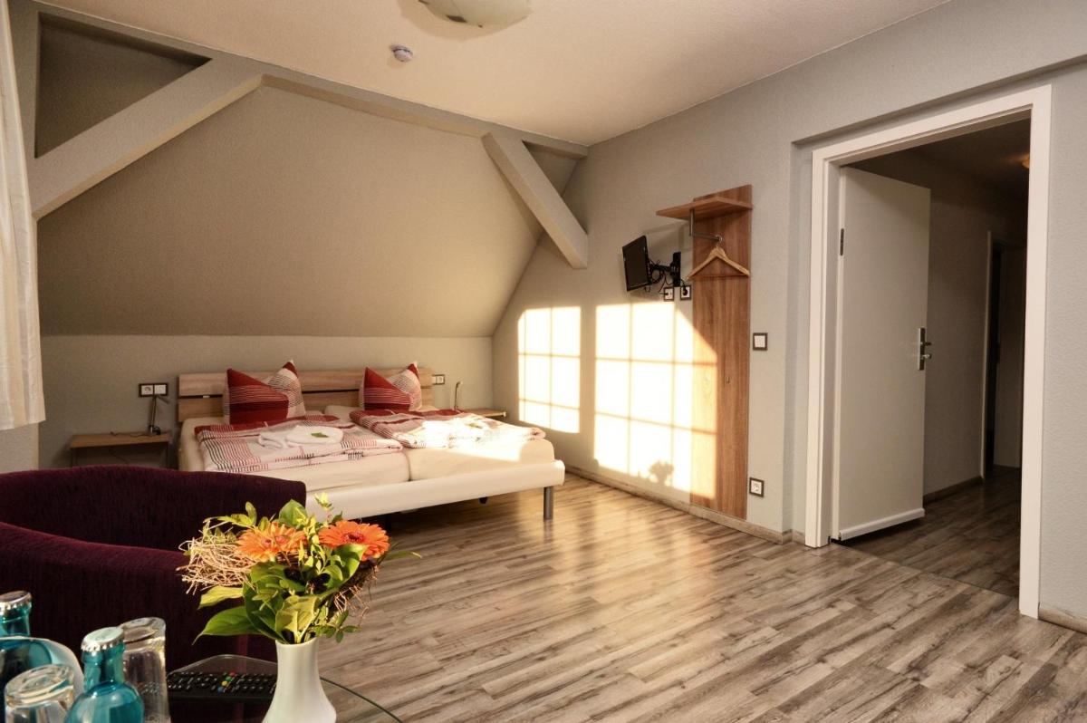 Hotel am Stadtwald - Housity