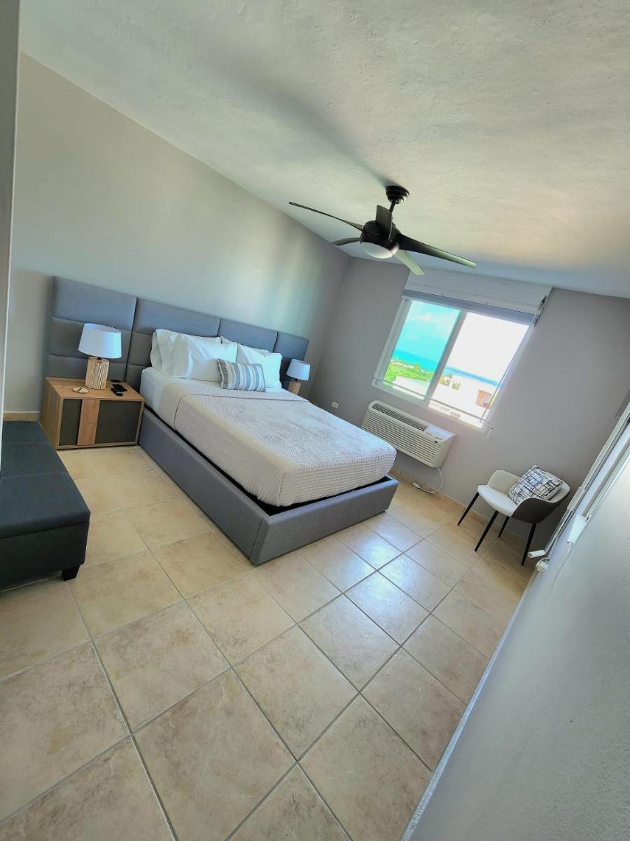 Hillside Village Retreat - Housity